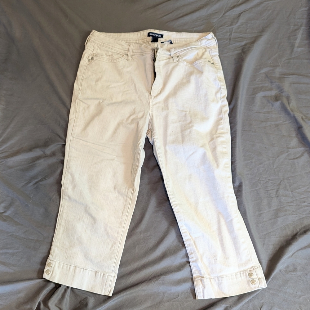 Bandolino Mandie Cropped Jeans Beige/Stone - Size 10